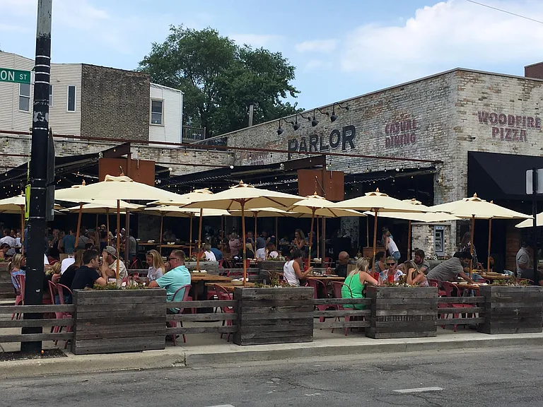 5 min walk to fun dining and entertainment options