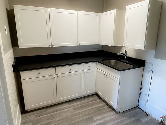2nd image of 2037 Shelby St