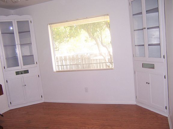 4th image of 10348 Park St