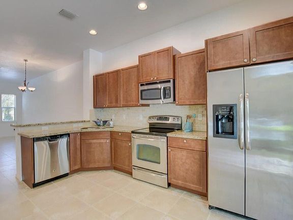 5th image of 460 Lauren Pine Pl
