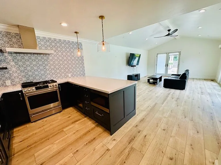 15590 Palos Verdes Dr — Photo 3