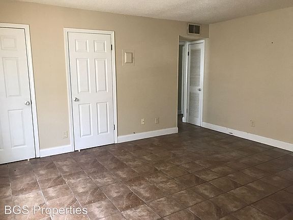2nd image of 2105 Saint John Ave APT C1