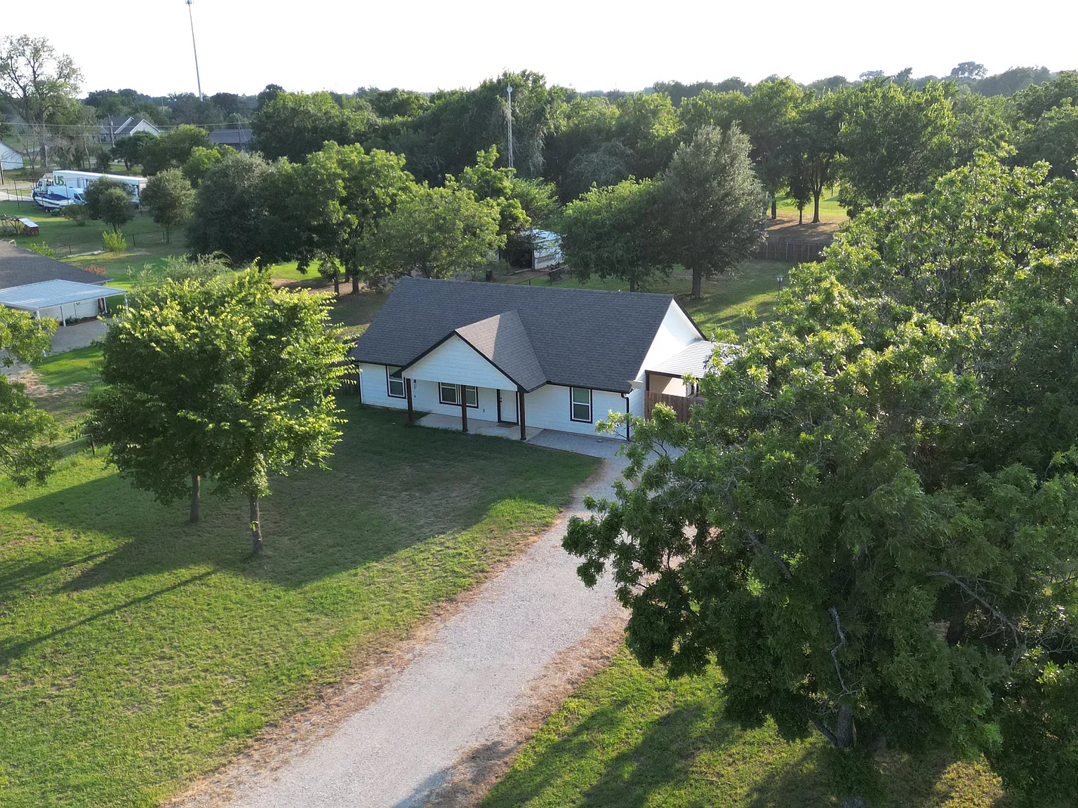 3 bed, 1311 sqft, $2,150 — Photo 3