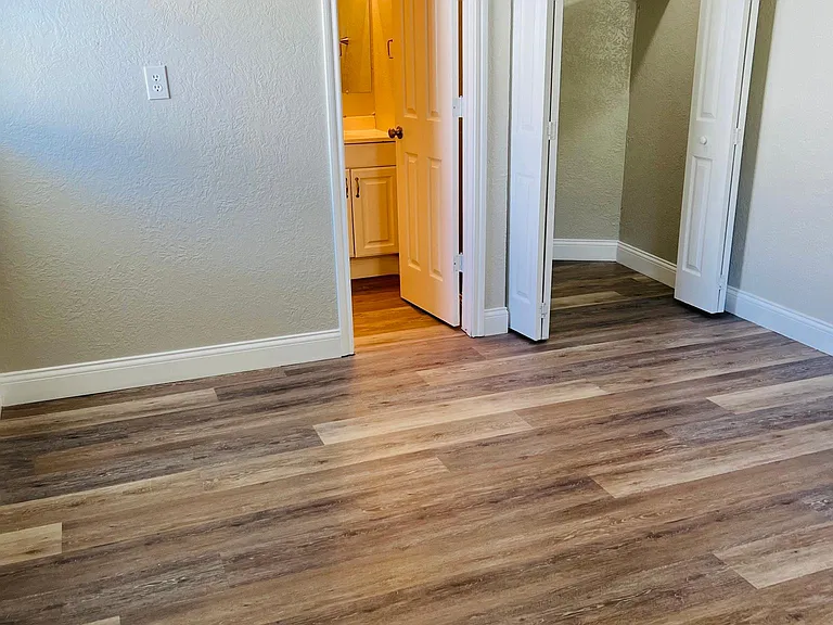 655 Carol St — Photo 4