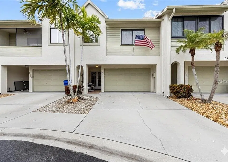 2392 Hanover Dr