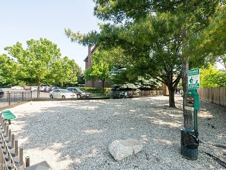 1735 W Diversey Ave #504 — Photo 4