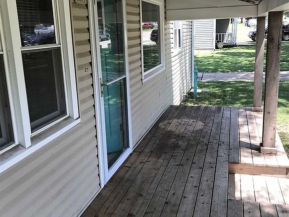 4th image of 1410 W Carr Ave