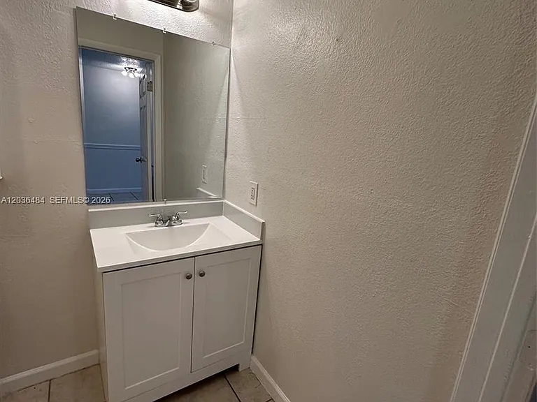 1245 NE 15th Ave #B — Photo 5