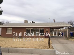 1030 Circle Dr, Las Cruces, NM 88005