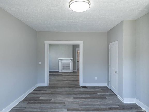 5th image of 2110 Wayne Ave