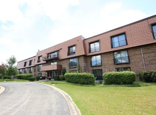 3950 Dundee Rd APT 206C, Northbrook, IL 60062