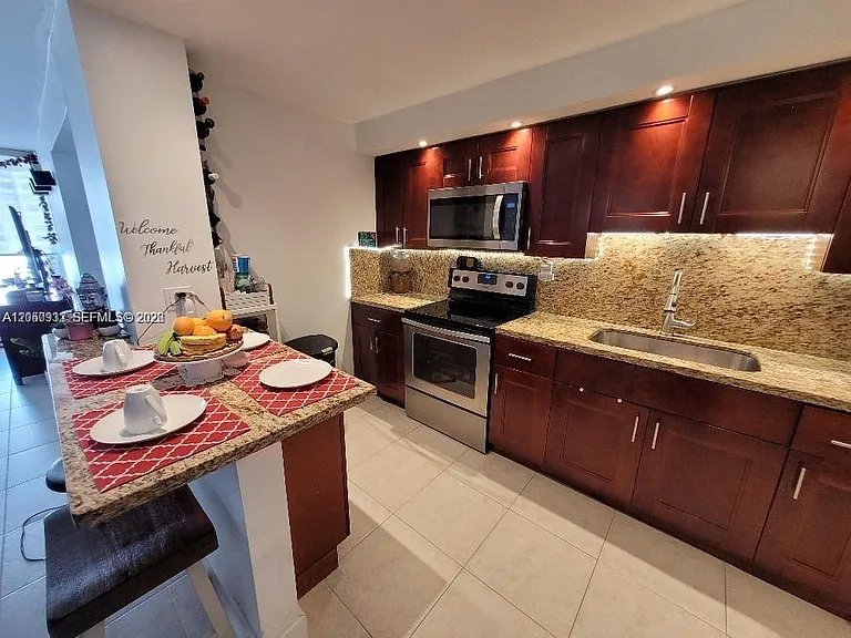 18081 Biscayne Blvd #602 — Photo 4