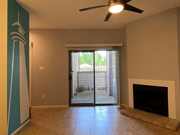 4th image of 7035 N Holiday Dr