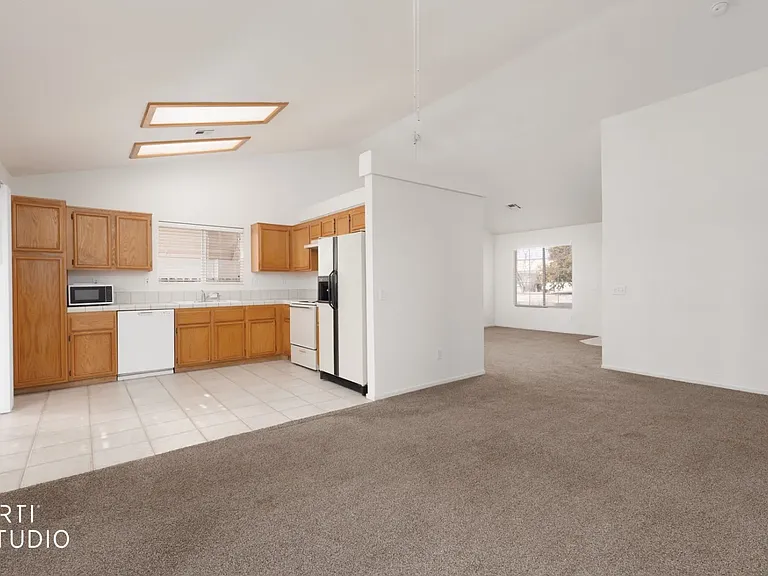 130 Falcon St — Photo 8