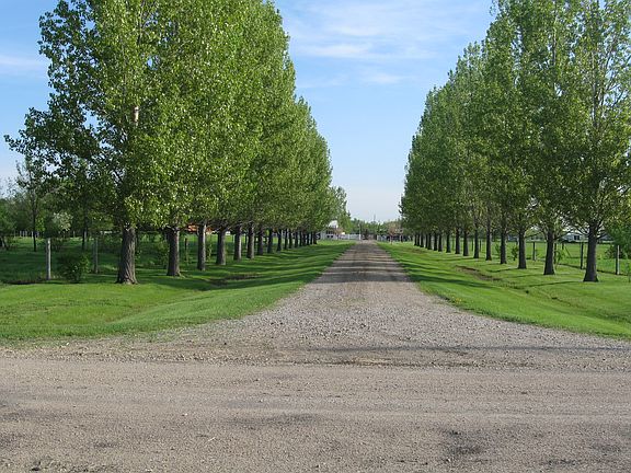 600' private driveway 
