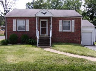 990 N New Florissant Rd, Florissant, MO 63031