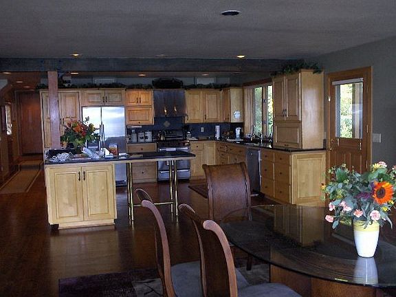 Kitchen/Dining Rm