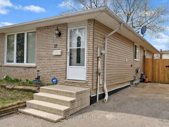 23 Ivanhoe Rd, Brantford, ON N3R 6T9