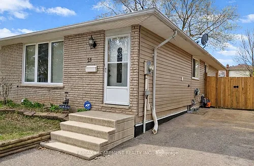 23 Ivanhoe Rd #LOWER Photo 1