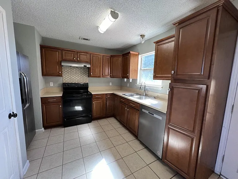 2302 Tracey Ann Ln — Photo 14