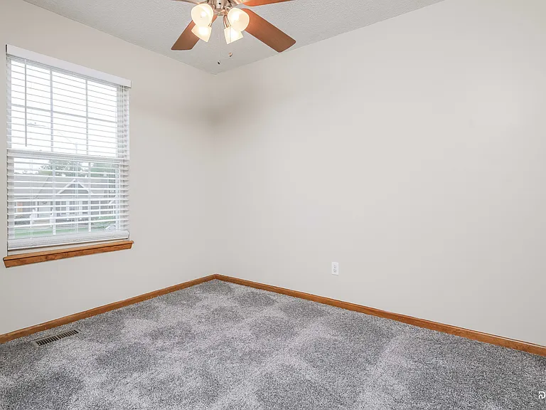 1241 Mockingbird Ln — Photo 7