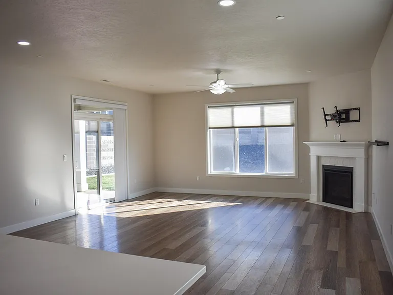 4879 Smitty Dr — Photo 7