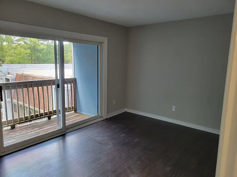 7004 Longstreet Dr #B — Photo 10