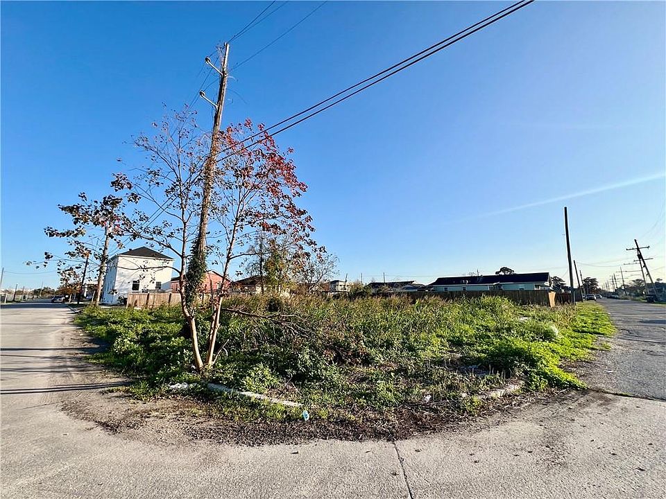 2nd image of 2535 Gallier St