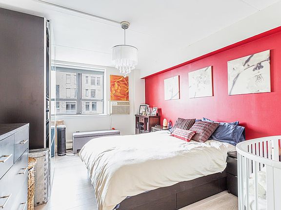 5th image of 301 Cathedral Pkwy #8U