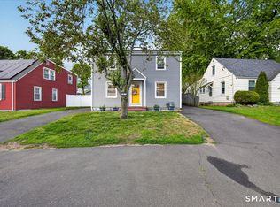 407 Short Beach Rd, New Haven, CT 06512