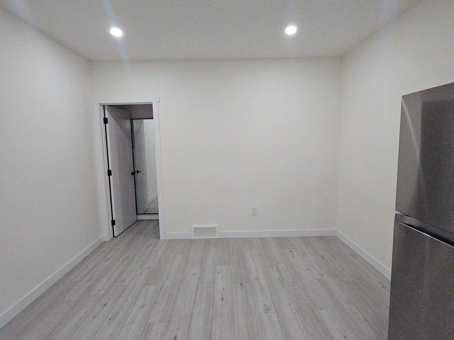 601 Corner Meadows Way NE - Unit B — Photo 4