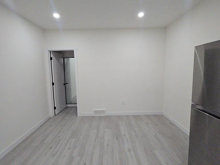 601 Corner Meadows Way NE #B — Photo 4