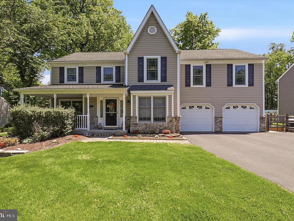 1st image of 123 Runnymede Dr