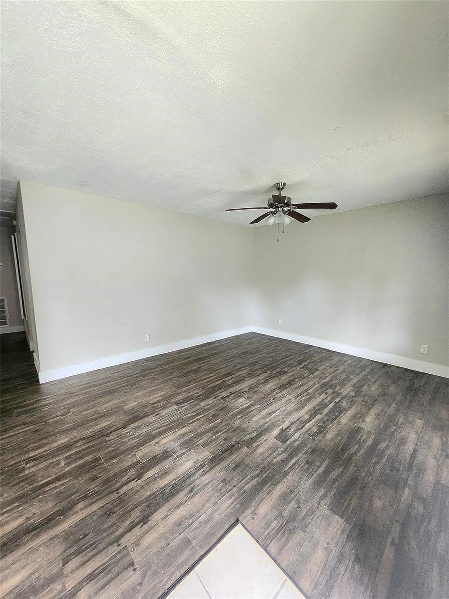 Building Photo - 9110 Kentshire Dr #B
