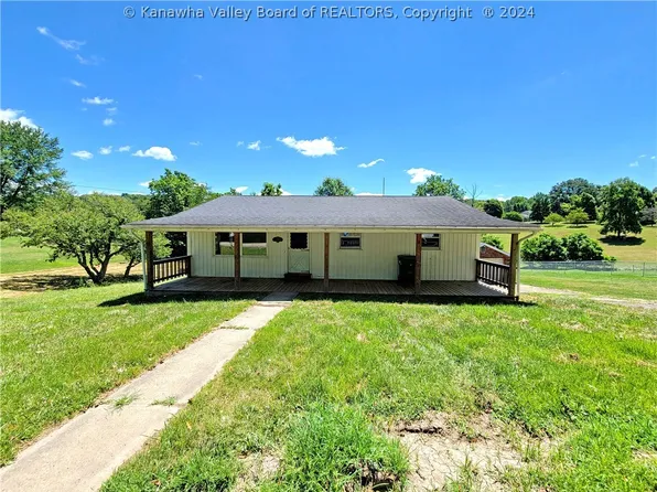 220 Evergreen Hills Rd, Cottageville, WV 25239