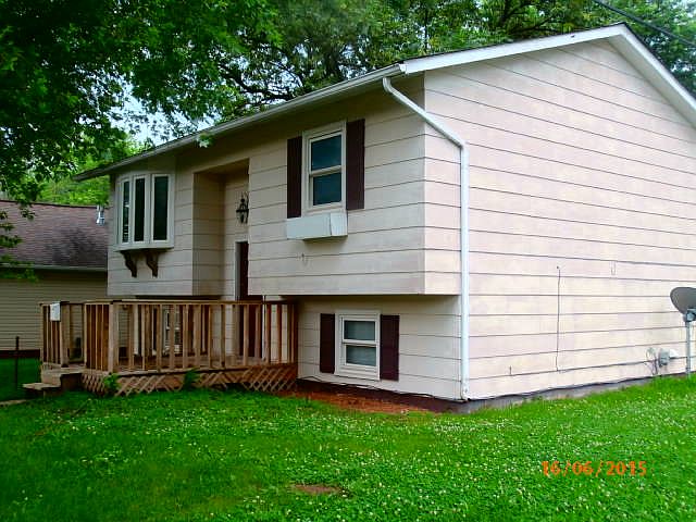 2nd image of 1000 E Carpenter St