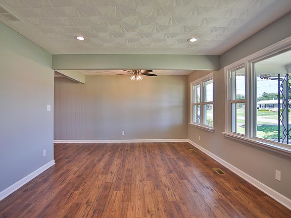 2nd image of 9306 Fiesta Way