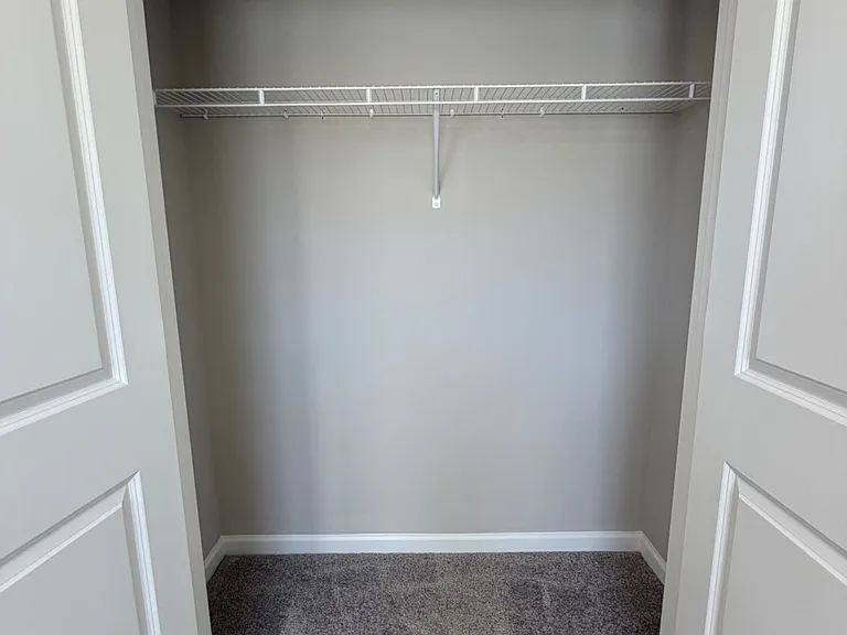 2590 Morehead St — Photo 37