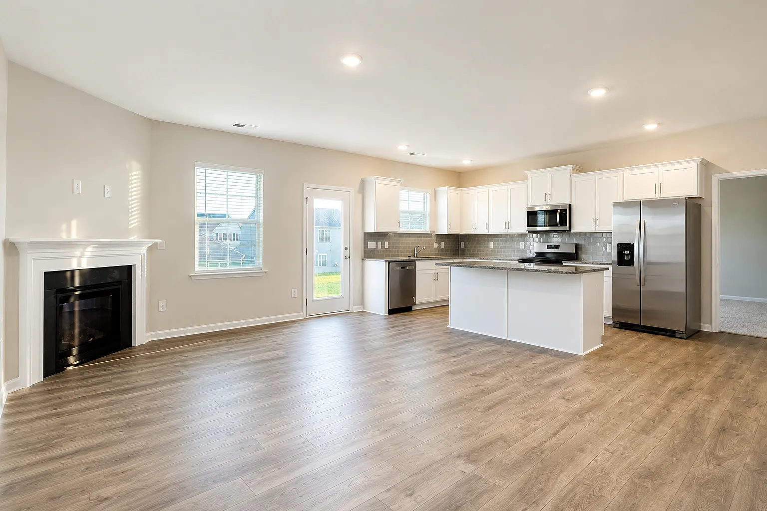 5 bed, 2565 sqft, $2,500 — Photo 4