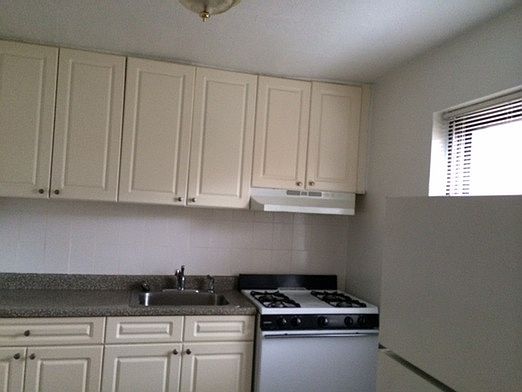 3rd image of 2844 Hylan Blvd