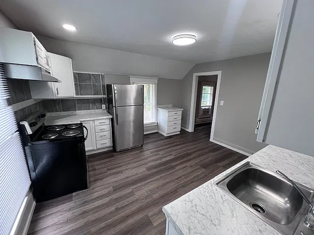 208 S 2nd St #3 — Photo 13