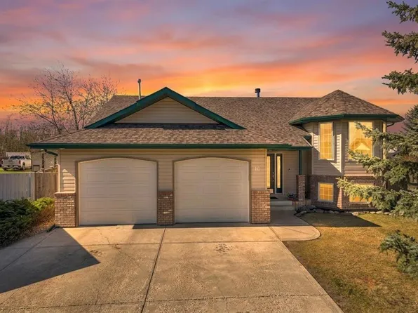 10 E Fern Close, Sylvan Lake, AB T4S 1Y5