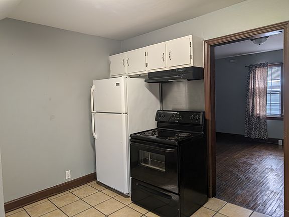 3rd image of 728 E Main St Unit 2
