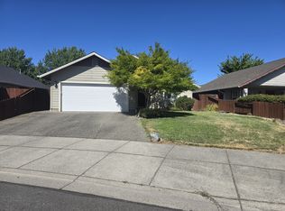 2650 Esther Ln, Grants Pass, OR 97527