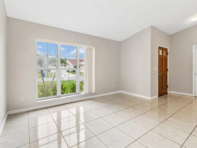 10105 Sea Spray Pl — Photo 5