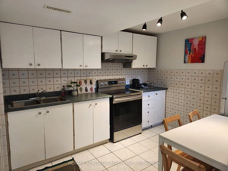 46 Thornbrook Ct #BASEMENT — Photo 8