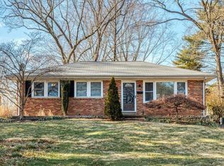 1255 Willow Creek Ln, Saint Louis, MO 63119
