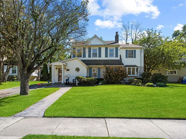 164 Nassau Avenue, Manhasset, NY 11030