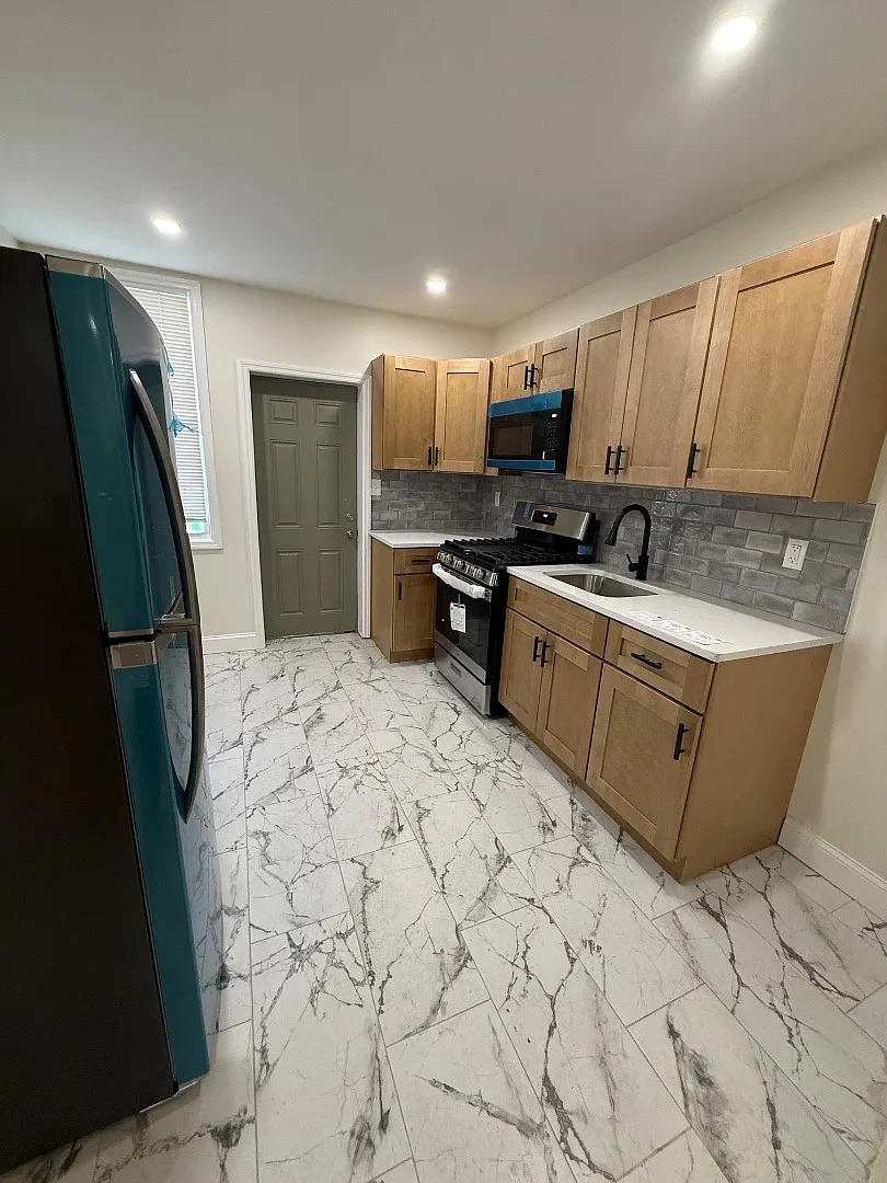 1335 Morton St - 1335 Morton — Photo 1