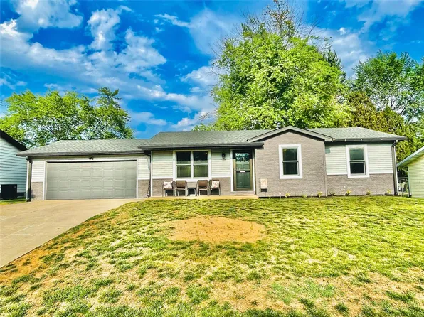 523 Meadowlark St, Troy, IL 62294